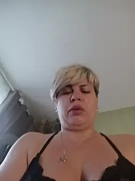 Snapshot of MilkySky chatting on 02-16-26, 12:15 MilkySky online show from 02-16-26, 12:15