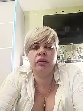 Snapshot of MilkySky chatting on 02-15-26, 08:41 MilkySky online show from 02-15-26, 08:41