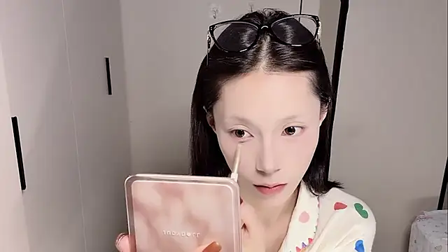 yuyu-33 online show from 11-17-25, 12:36