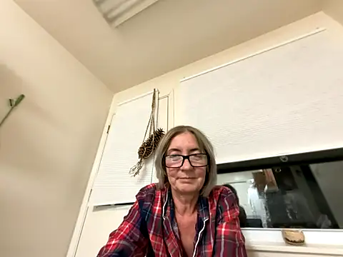 Snapshot of Fargo488 chatting on 10-31-25, 03:36 Fargo488 online show from 10-31-25, 03:36