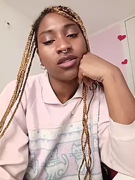 Snapshot of EvonyFoxxx chatting on 06-20-26, 04:17 EvonyFoxxx online show from 06-20-26, 04:17