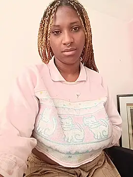 Snapshot of EvonyFoxxx chatting on 06-21-26, 04:46 EvonyFoxxx online show from 06-21-26, 04:46