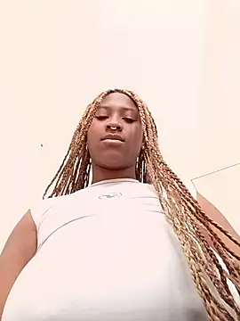 EvonyFoxxx online show from 02-11-26, 05:02