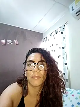 Snapshot of ROSALIAFILL chatting on 10-30-25, 08:50 ROSALIAFILL online show from 10-30-25, 08:50