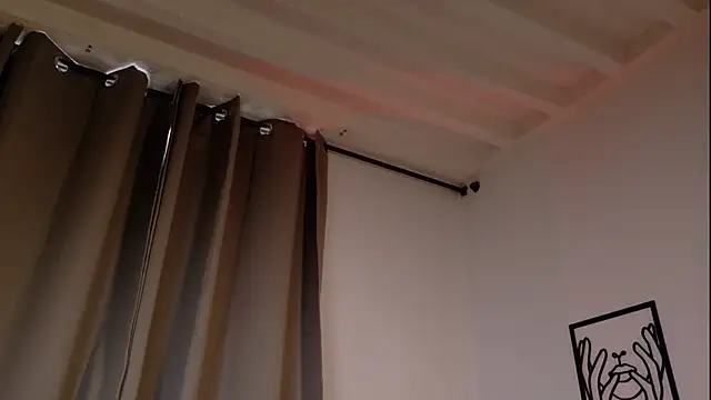 VictoriaNova  online show from 02-12-26, 04:18