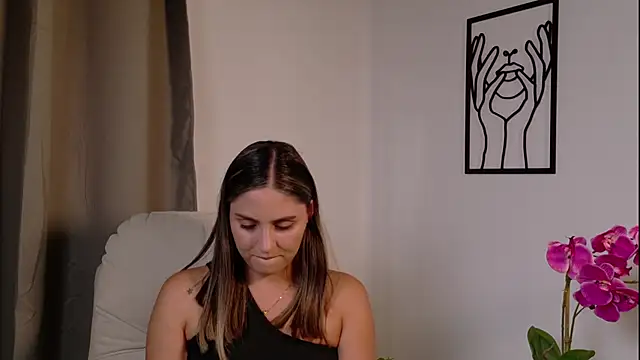 VictoriaNova  online show from 02-09-26, 09:02