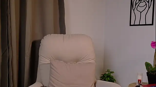 VictoriaNova  online show from 02-06-26, 12:39