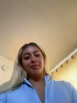 Elina Hills online show from 01-18-26, 06:33