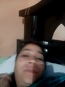 Snapshot of Sangita_g chatting on 04-05-26, 04:02 Sangita g online show from 04-05-26, 04:02