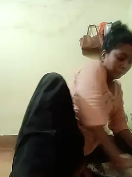 Snapshot of Sangita_g chatting on 06-18-26, 04:33 Sangita g online show from 06-18-26, 04:33
