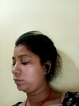 Snapshot of Sangita_g chatting on 06-08-26, 03:40 Sangita g online show from 06-08-26, 03:40