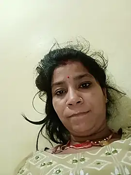 Snapshot of Sangita_g chatting on 07-11-26, 03:18 Sangita g online show from 07-11-26, 03:18