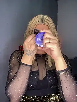 melani ferraraa  online show from 04-25-26, 04:04