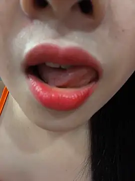 Okleotina9 online show from 05-18-26, 04:12