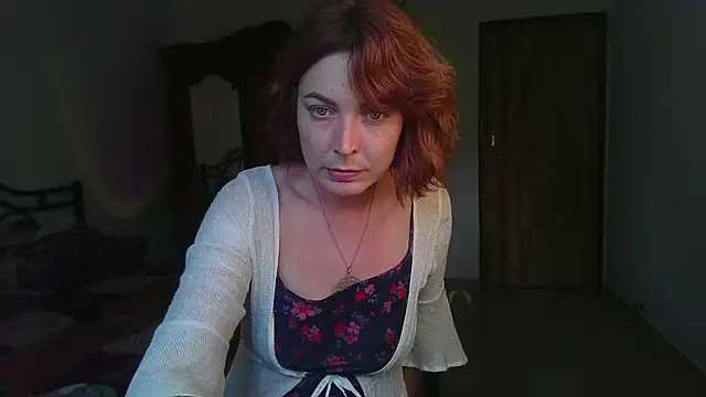 Alice honey  online show from 12-18-25, 11:14