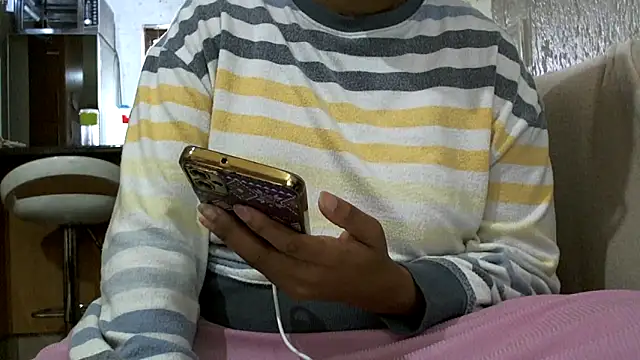 Snapshot of NewBeginnings8 chatting on 02-18-26, 08:00 NewBeginnings8 online show from 02-18-26, 08:00