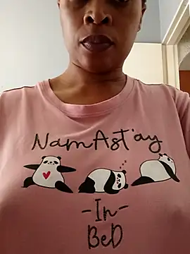 Snapshot of NewBeginnings8 chatting on 02-09-26, 09:18 NewBeginnings8 online show from 02-09-26, 09:18