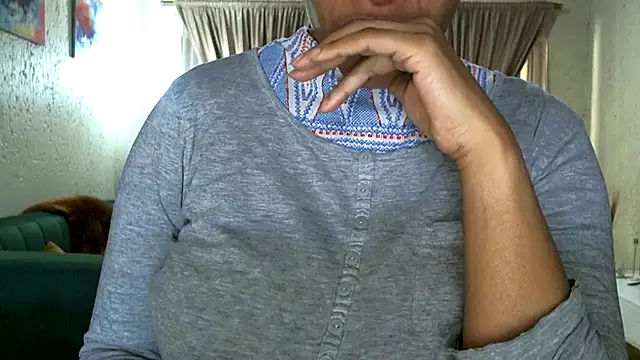 Snapshot of NewBeginnings8 chatting on 02-25-26, 07:19 NewBeginnings8 online show from 02-25-26, 07:19