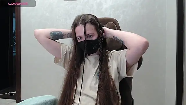 ZlatoslavaLo online show from 12-04-25, 09:41