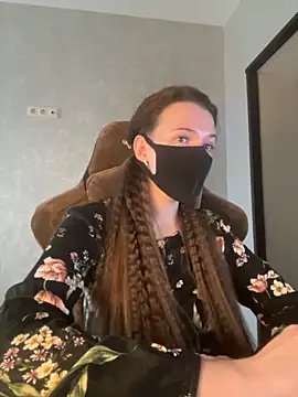 ZlatoslavaLo online show from 11-11-25, 05:46