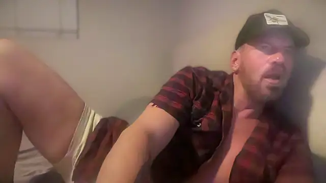 Snapshot of samtysonxxx chatting on 12-01-25, 04:02 samtysonxxx online show from 12-01-25, 04:02