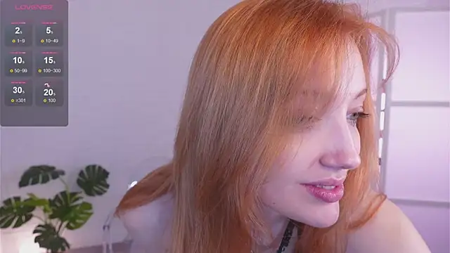 Helena Amour online show from 11-04-25, 06:17