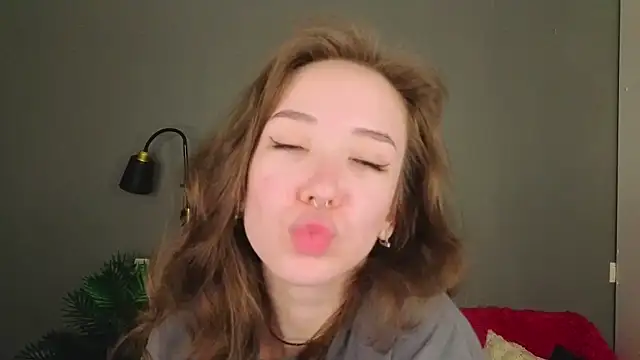 tinyanie online show from 03-05-26, 08:16