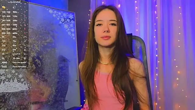 tinyanie online show from 12-18-25, 06:07