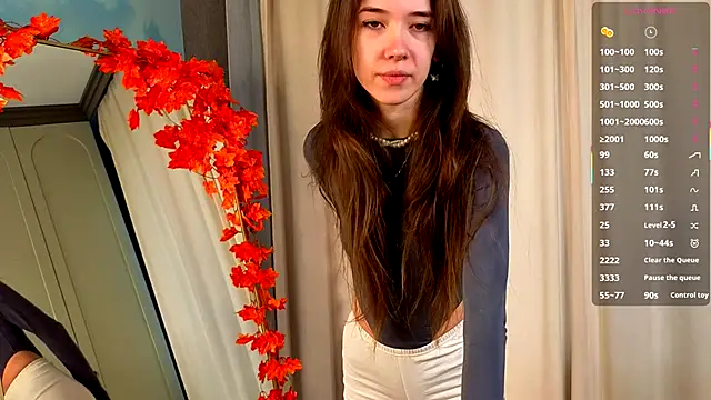 tinyanie online show from 11-30-25, 06:03