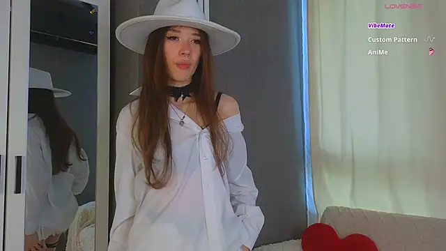 tinyanie online show from 06-12-26, 04:27