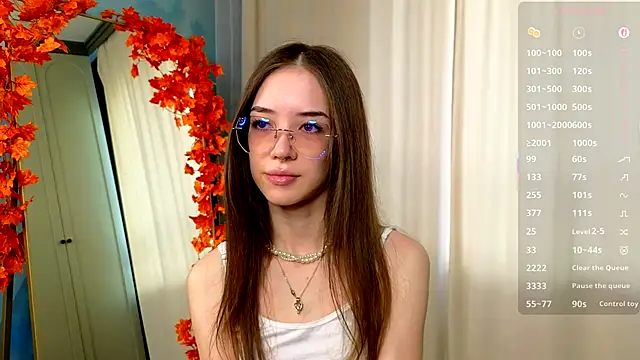 tinyanie online show from 11-24-25, 06:13