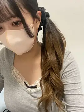 Snapshot of emiri_da_nyan chatting on 05-15-26, 01:09 emiri da nyan online show from 05-15-26, 01:09