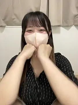 Snapshot of emiri_da_nyan chatting on 04-20-26, 12:19 emiri da nyan online show from 04-20-26, 12:19