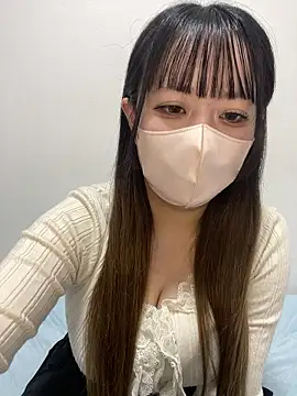 Snapshot of emiri_da_nyan chatting on 05-22-26, 03:32 emiri da nyan online show from 05-22-26, 03:32