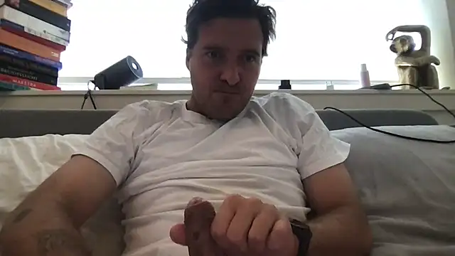 Snapshot of dutchpieter95 chatting on 06-17-26, 08:25 dutchpieter95 online show from 06-17-26, 08:25