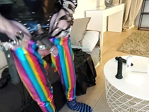 Snapshot of NahkaSami chatting on 01-14-26, 09:40 NahkaSami online show from 01-14-26, 09:40