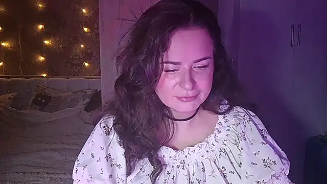 Snapshot of Heavened_Luna chatting on 11-08-25, 08:07 Heavened Luna online show from 11-08-25, 08:07