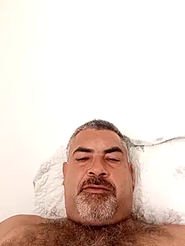 Ricardotarado online show from 12-19-25, 01:57