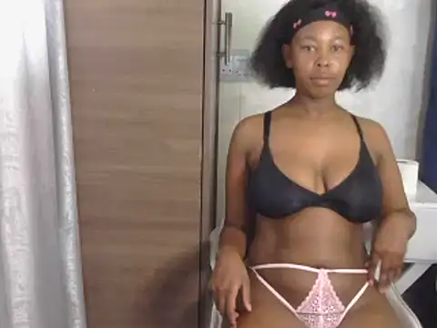 Snapshot of baddiemine05 chatting on 11-16-25, 11:59 baddiemine05 online show from 11-16-25, 11:59