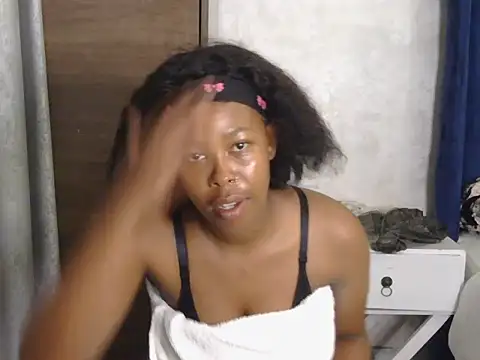 Snapshot of baddiemine05 chatting on 11-15-25, 11:53 baddiemine05 online show from 11-15-25, 11:53