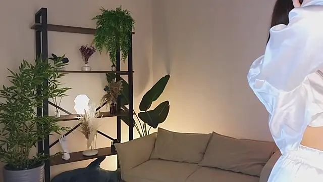 LouiseCollins online show from 11-22-25, 04:22