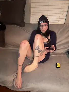 Snapshot of Holyplastic chatting on 02-05-26, 01:01 Holyplastic online show from 02-05-26, 01:01