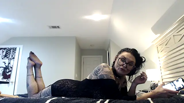 Snapshot of Holyplastic chatting on 11-09-25, 09:41 Holyplastic online show from 11-09-25, 09:41