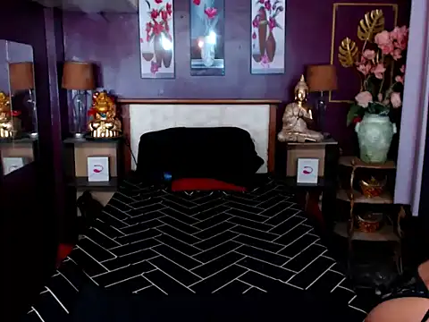 Plastique PATRICIA online show from 03-23-26, 08:36