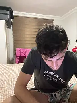 yasinesra757  online show from 02-08-26, 11:46