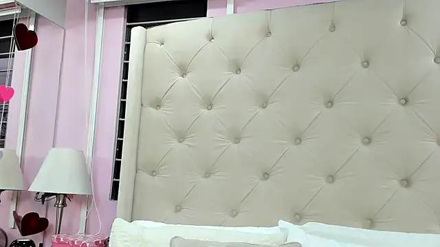 Snapshot of scarlett_leblanc_ chatting on 07-11-26, 12:05 scarlett leblanc online show from 07-11-26, 12:05