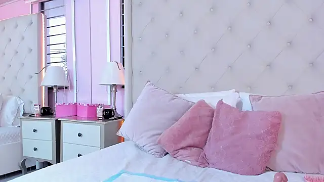 scarlett leblanc  online show from 02-05-26, 02:13