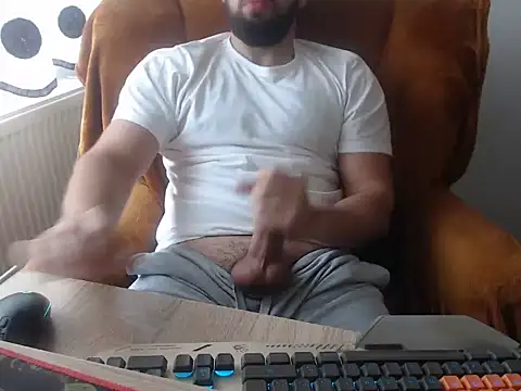 Snapshot of strongcoffee10 chatting on 11-17-25, 08:51 strongcoffee10 online show from 11-17-25, 08:51