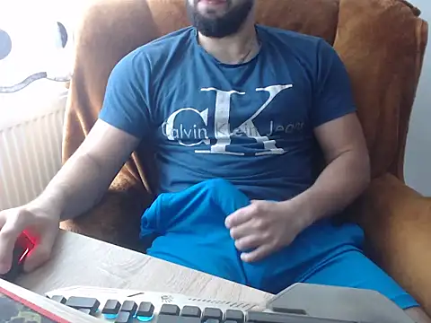 Snapshot of strongcoffee10 chatting on 11-11-25, 09:37 strongcoffee10 online show from 11-11-25, 09:37