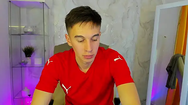 Snapshot of MarkKullen chatting on 11-01-25, 05:18 MarkKullen online show from 11-01-25, 05:18